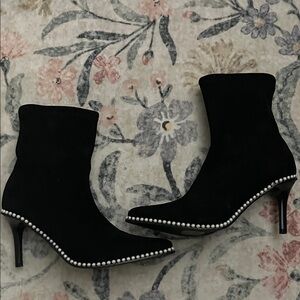 Elegant Black Ankle Boots with Pearl Detailing